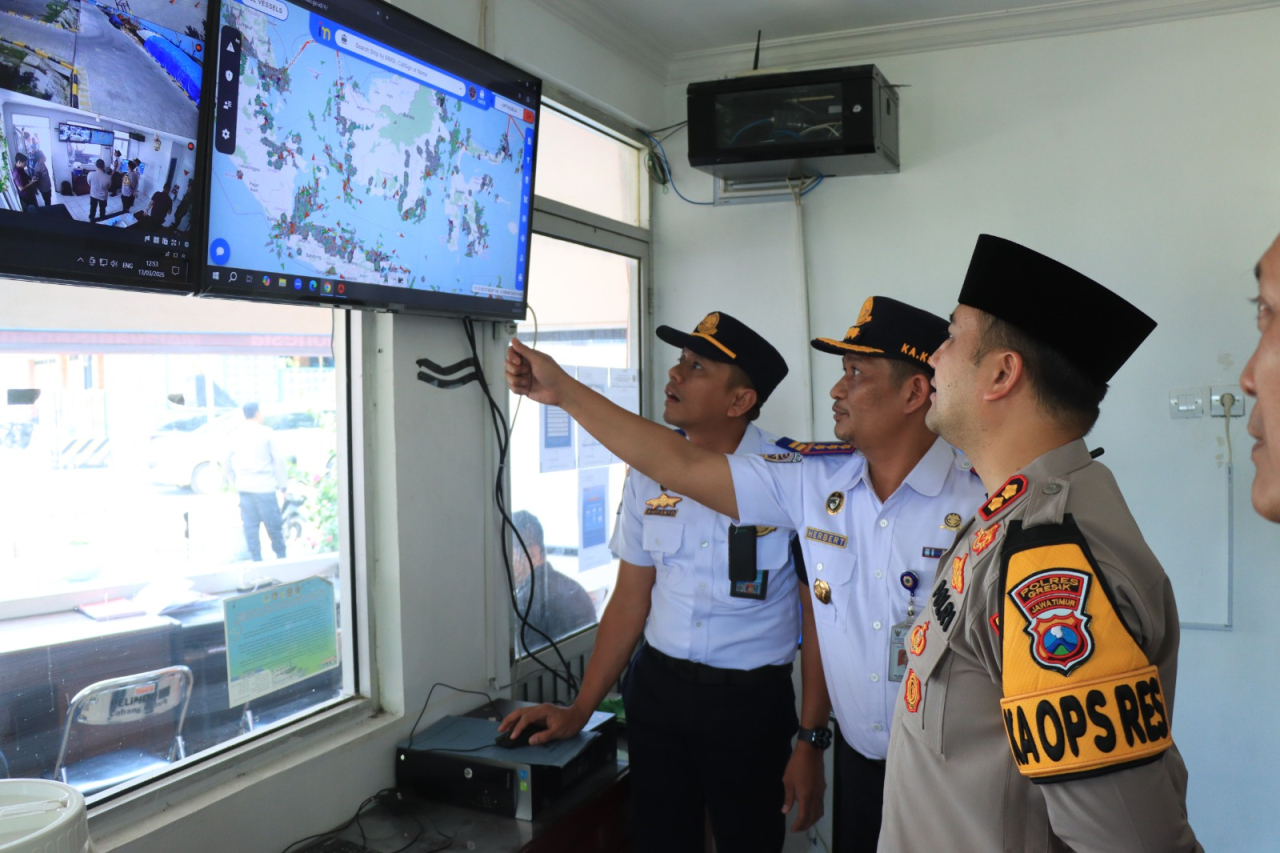 Pastikan Pengamanan Mudik Laut Siap, Kapolres Gresik Tinjau Pos Pam Pelabuhan