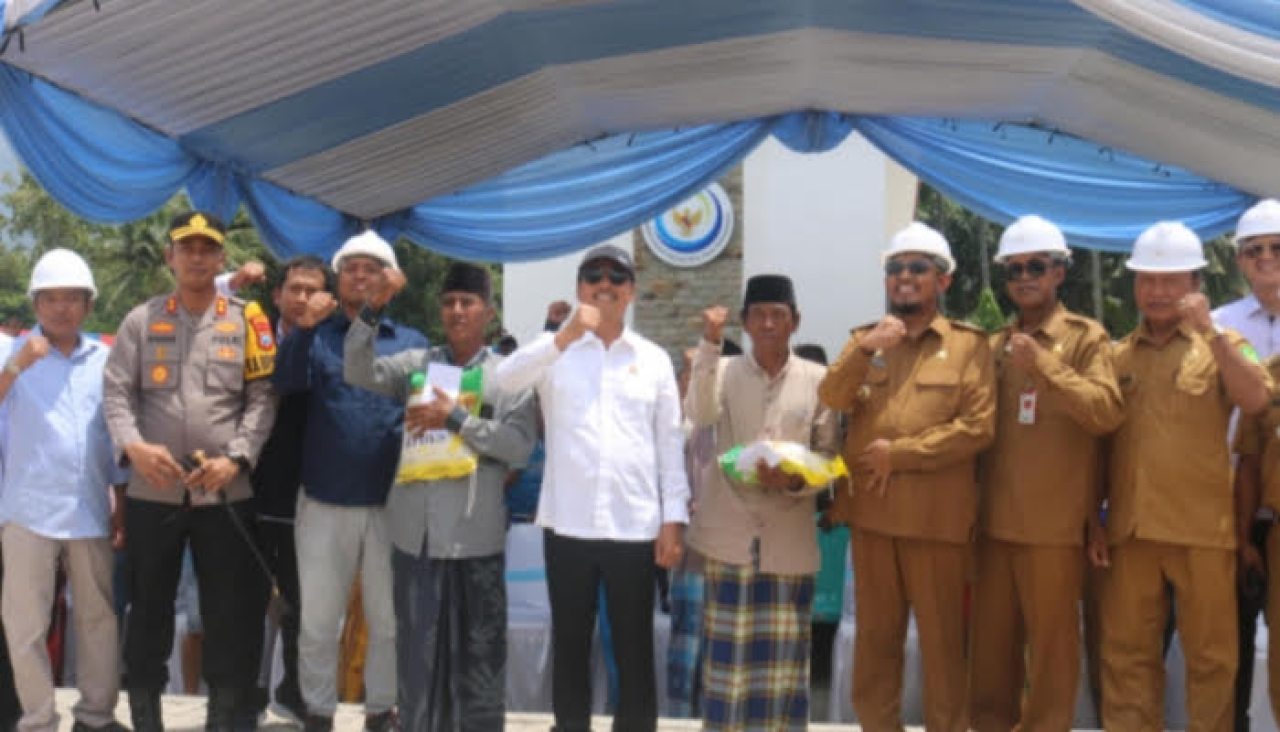 Menteri KKP Tinjau Kampung Nelayan Sumenep, Tekankan Produktivitas dan Kelestarian