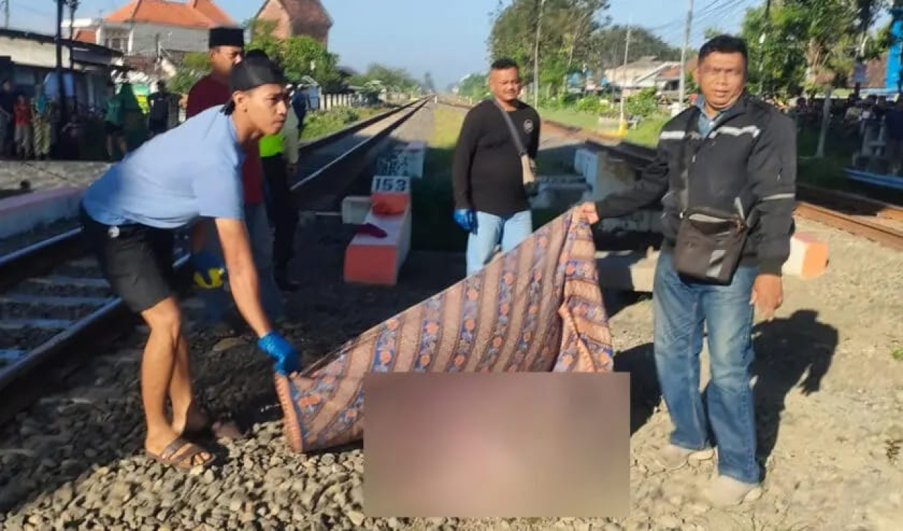 Lansia Asal Mojokerto Tewas Tertemper Kereta Api di Bawah Flyover Krian