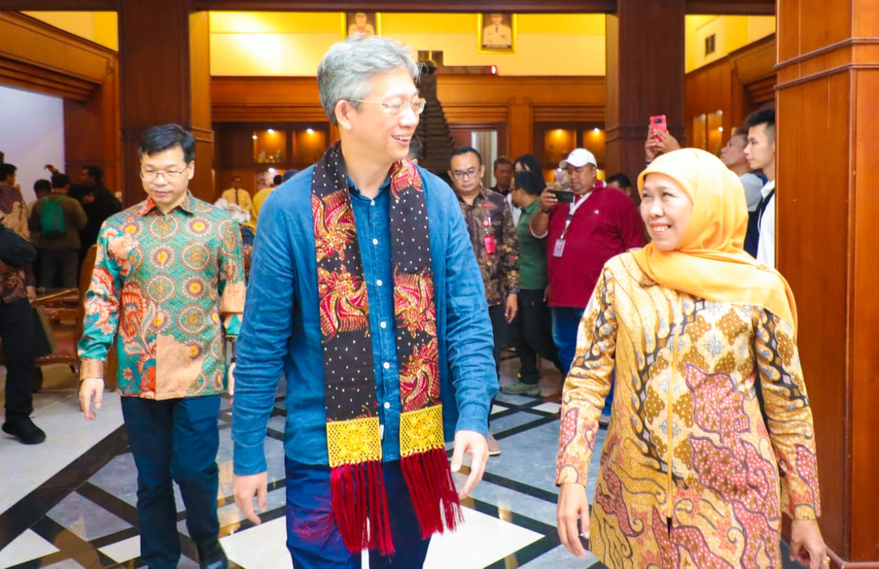 Gubernur Khofifah Terima Kunjungan Dubes RRT, Dorong Penguatan Investasi, Energi Bersih, hingga Produktivitas Sapi Perah