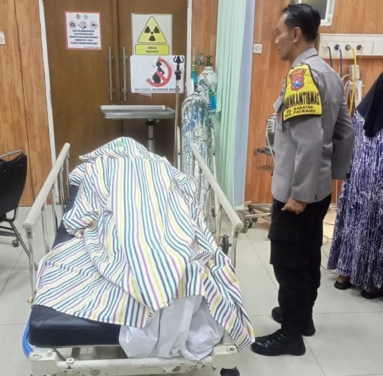 Relawan Penyeberang di Jember Tewas Ditabrak Mobil Diduga Balap Liar