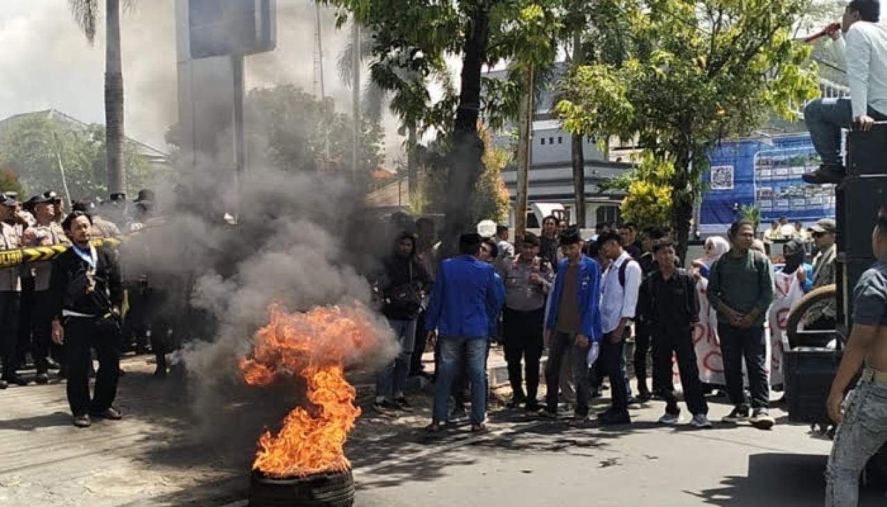 Bank BRI Sumenep Didemo PMII UNIJA, Dugaan Kredit SK Pensiun Dipersoalkan