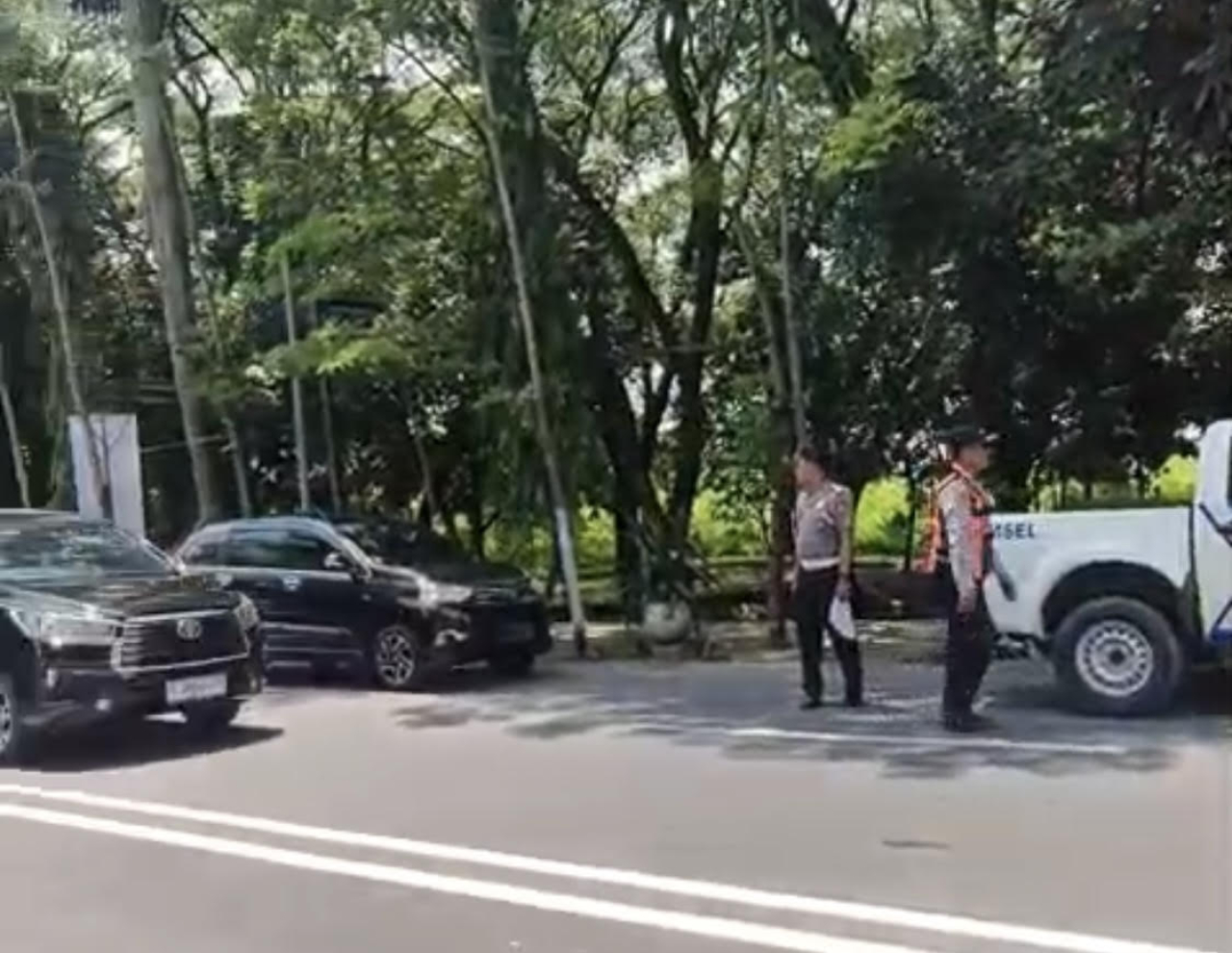 Awas! Parkir Sembarangan di Jalan Bojonegoro, Siap-Siap Diderek!