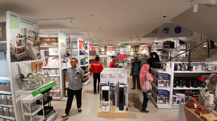 AZKO Buka Gerai di Kota Pasuruan, Tawarkan 52 Brand Ternama