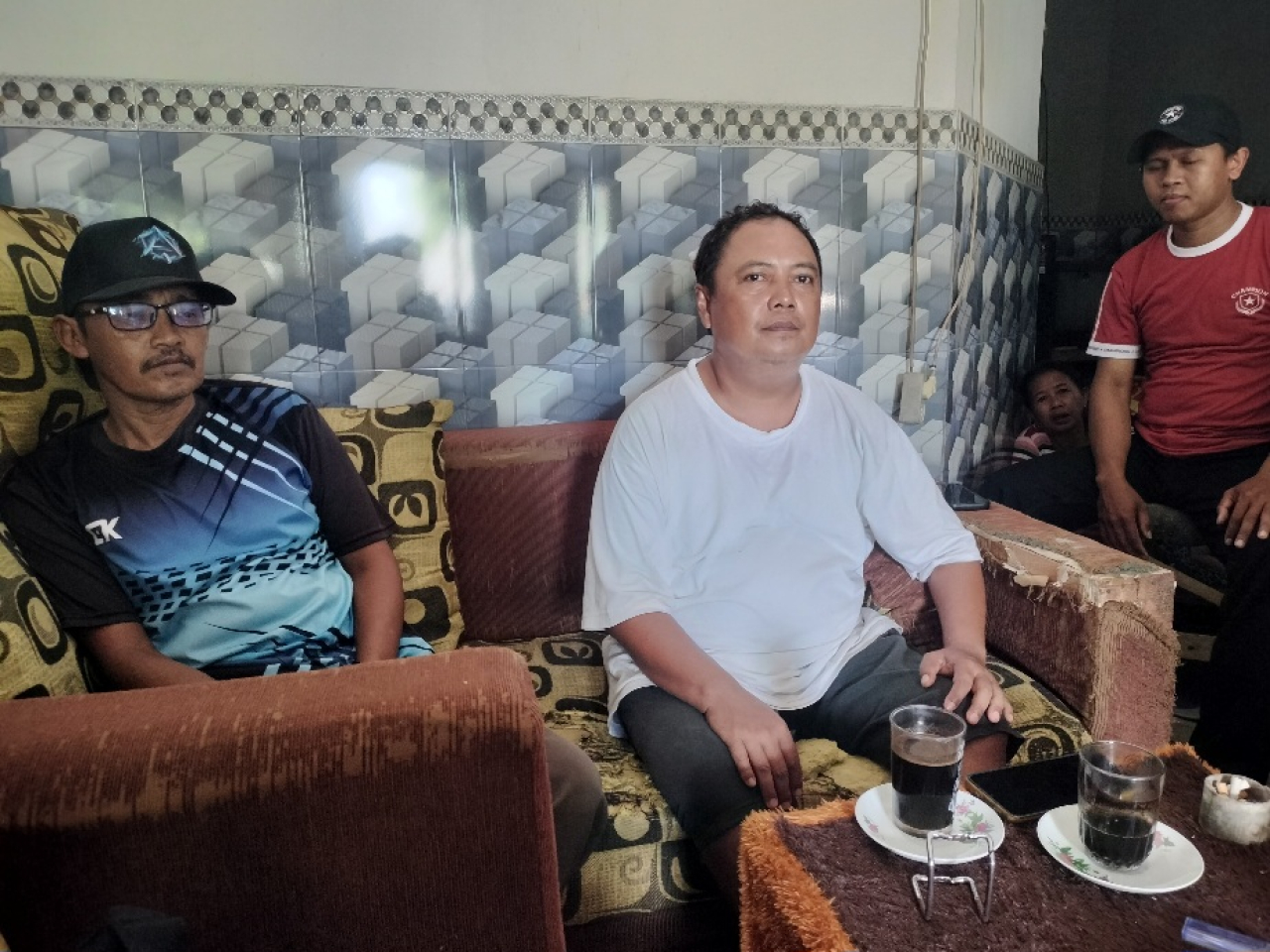 Teror Batu di Jember! Pria 44 Tahun Terluka, Pelaku Lama Bikin Warga Resah