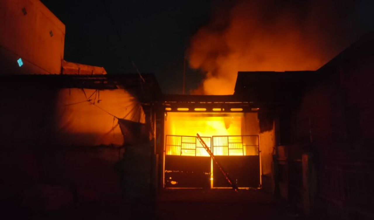 Pabrik Pengolah Plastik di Sukodono Sidoarjo Terbakar, Ini Dugaan Penyebabnya