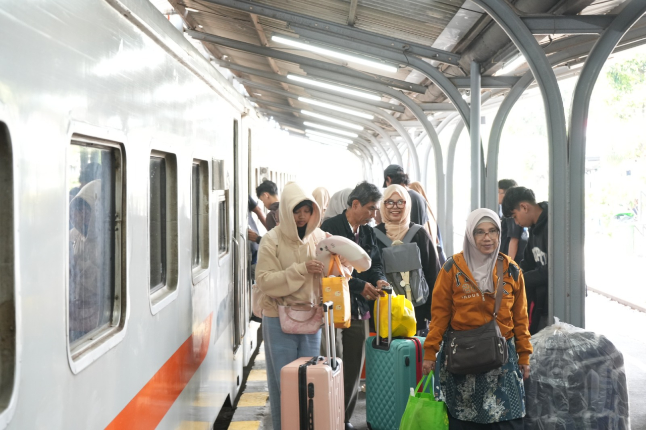 Libur Iduladha 2026, Belasan Ribu Penumpang Padati Stasiun di Wilayah Daop 9 Jember