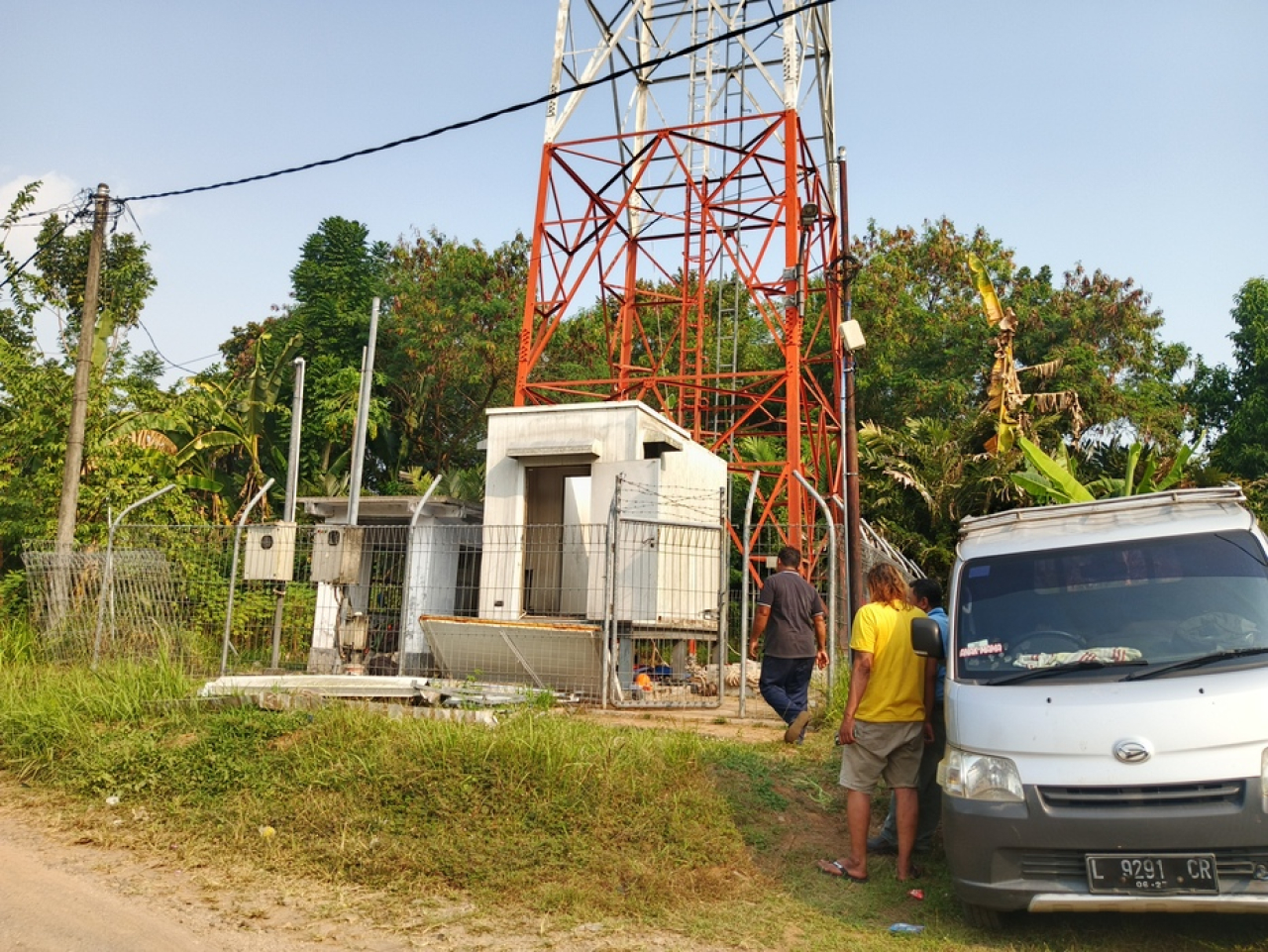Pembongkaran Tower Seluler di Jember Tanpa Sosialisasi, Warga Pertanyakan Prosedur K3 dan Tanggung Jawab Perusahaan