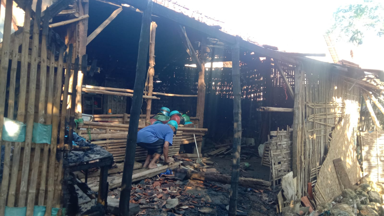 Dapur Rumah Pasangan Lansia di Sampang Ludes Terbakar